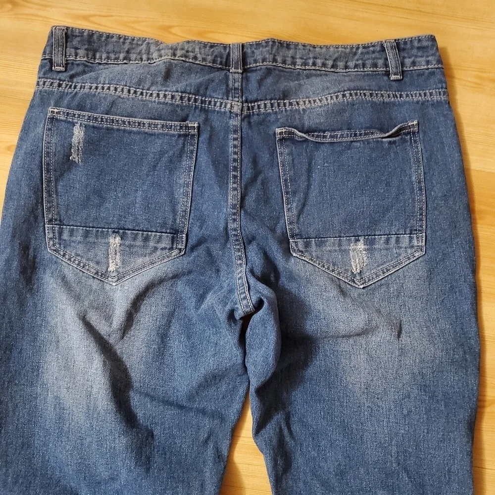 SHEIN Men's Distressed Denim Jeans